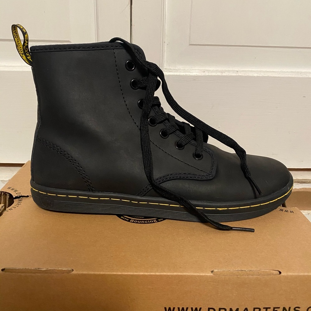 Dr. Marten Shoreditch boots